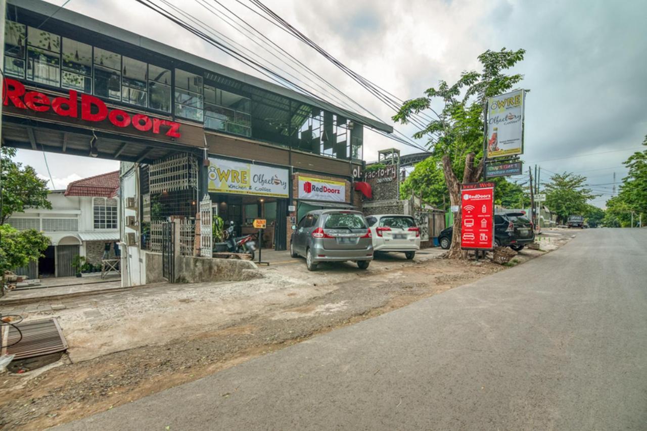 Reddoorz Plus Near Akademi Kepolisian Semarang 3 Exteriér fotografie