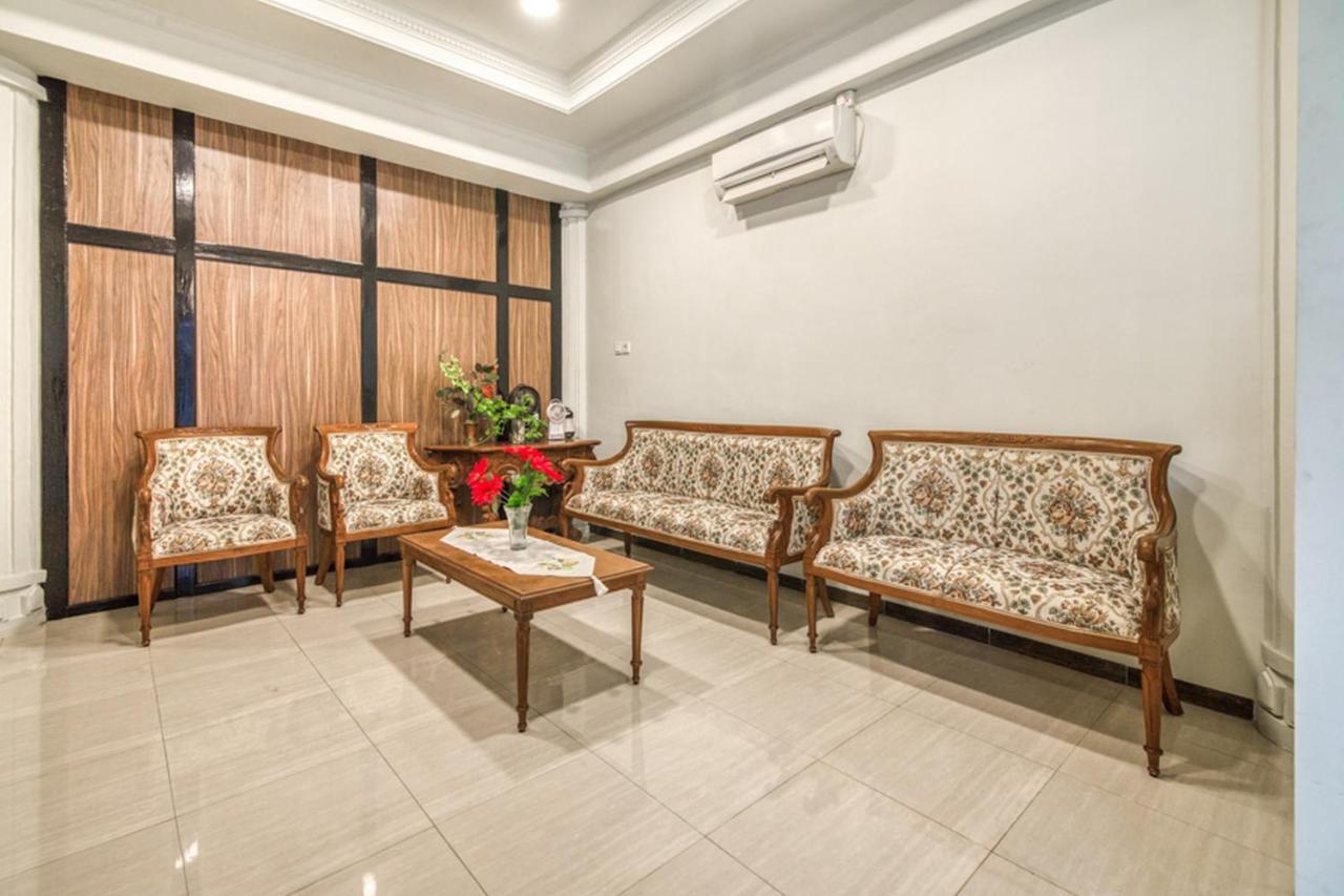 Reddoorz Plus Near Akademi Kepolisian Semarang 3 Exteriér fotografie